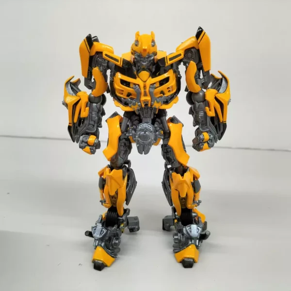 KAIYODO SCI-FI REVOLTECH DARK OF THE DOTM MOON BUMBLEBEE - Image 3